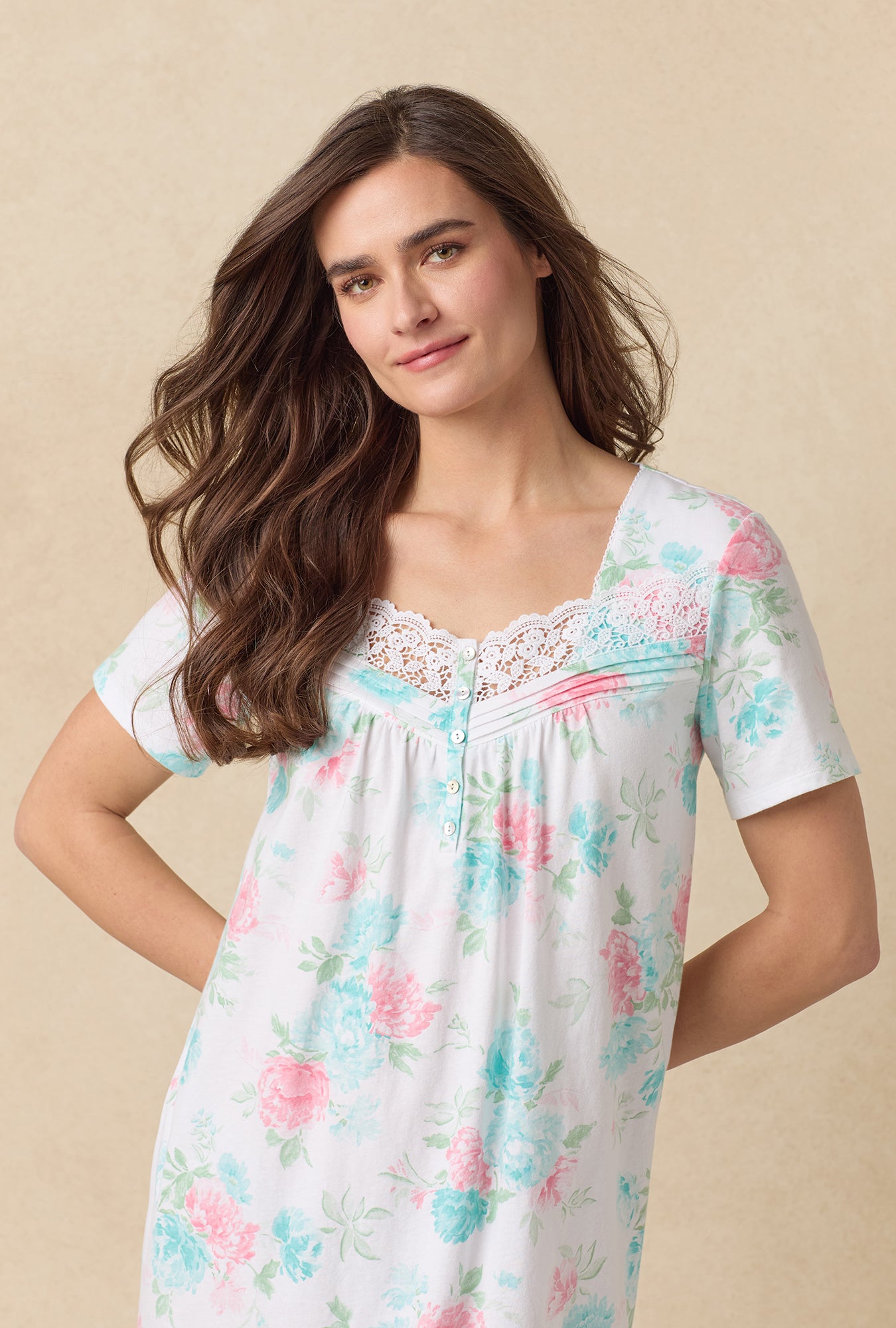 A lady wearing Precious Peony Cotton Short Nightgown