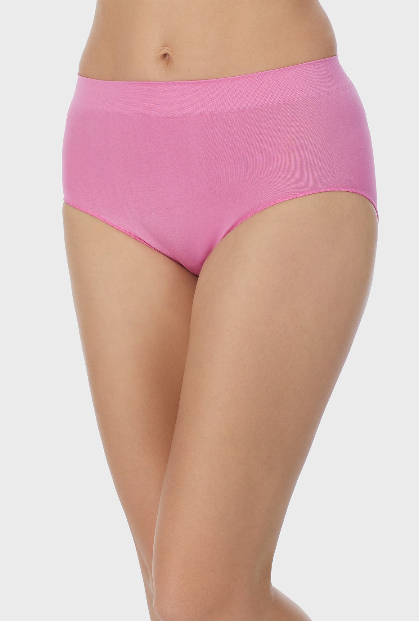 A lady wearing cyclamen 5Pk Seamless Brief