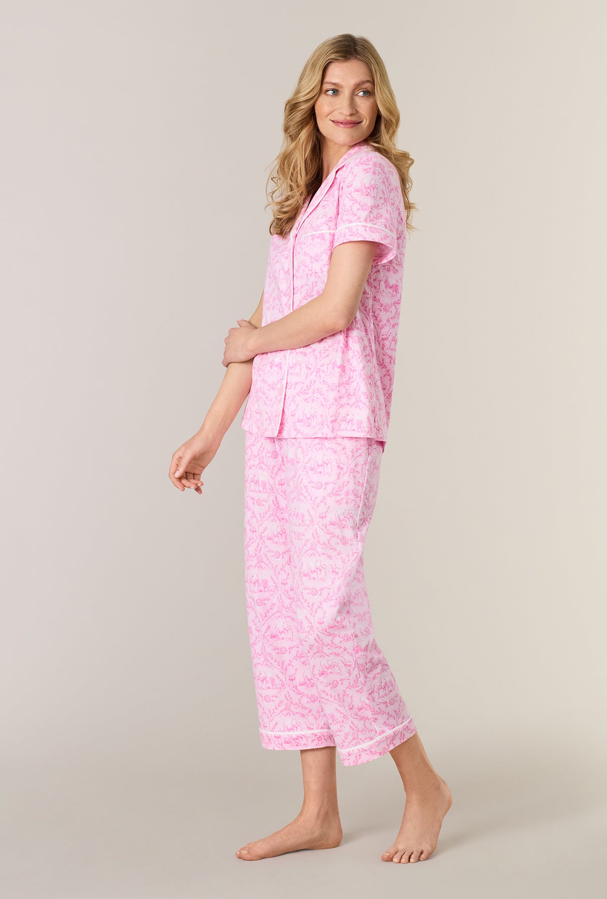 A lady wearing Fairytale Toile Cotton Notch Collar Capri Pajama Set looking side