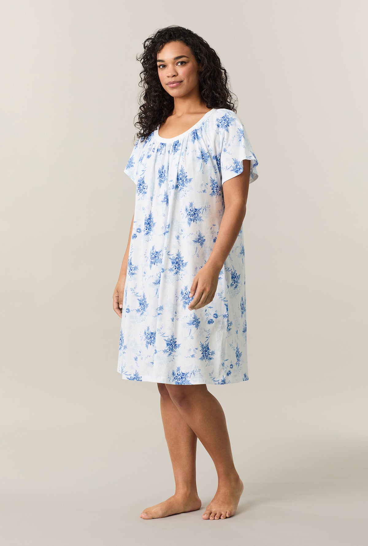 A lady wearing White Floral Short Sleeve Cotton Short Nightgown