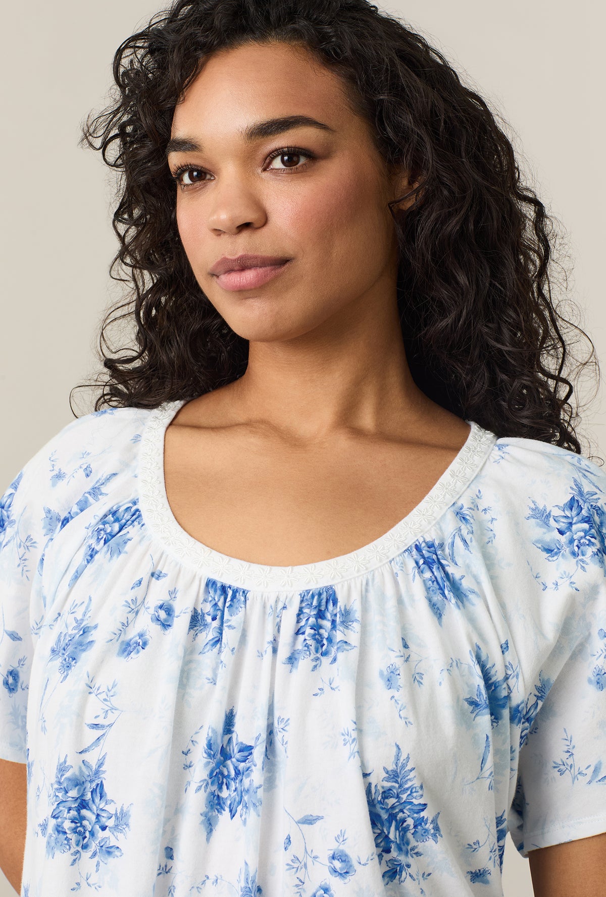 A lady wearing White Floral Short Sleeve Cotton Short Nightgown