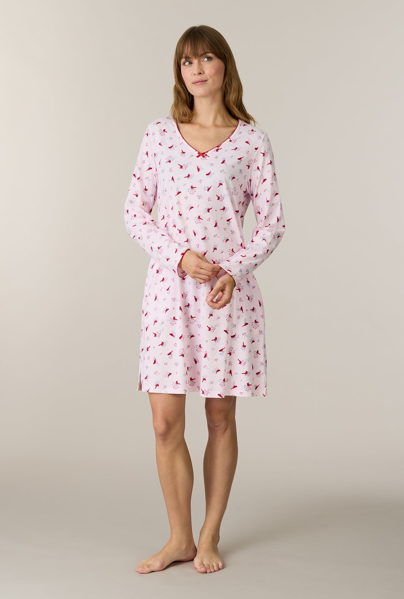 A lady wearing Morning Cardinals Cotton Short Nightgown looking up