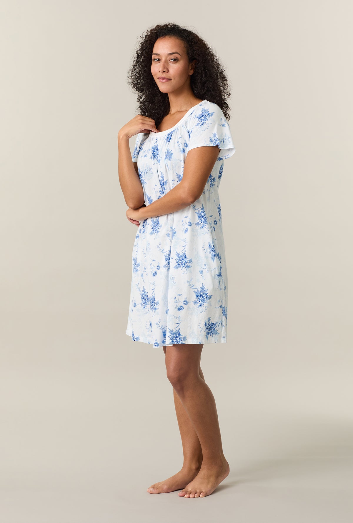 A lady wearing White Floral Short Sleeve Cotton Short Nightgown