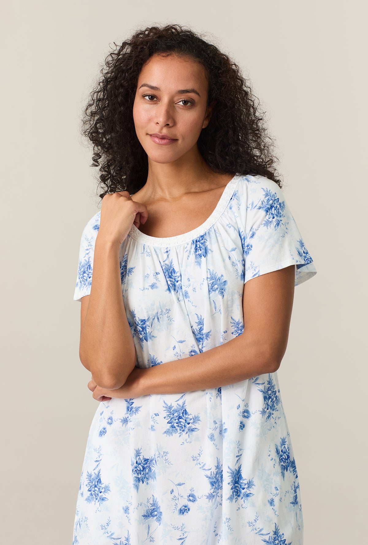 A lady wearing White Floral Short Sleeve Cotton Short Nightgown