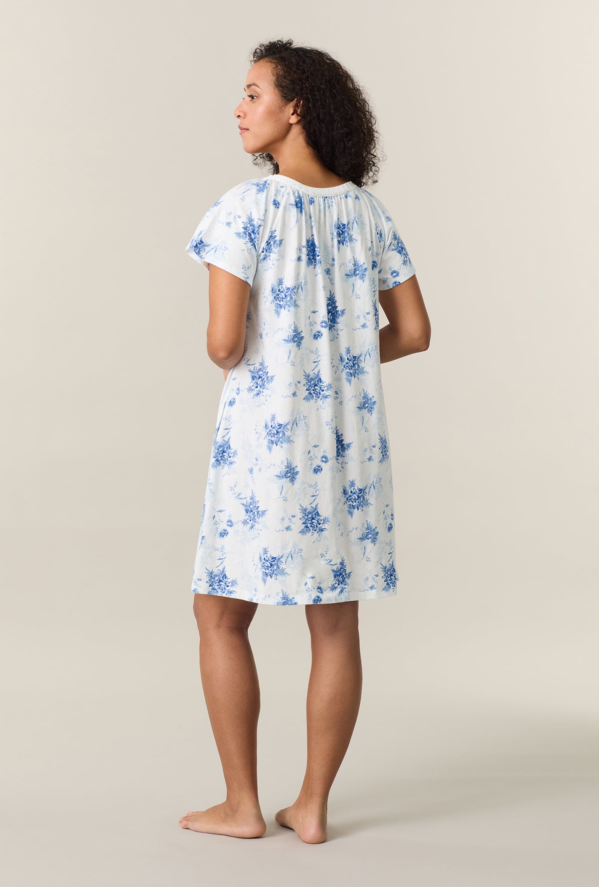 A lady wearing White Floral Short Sleeve Cotton Short Nightgown