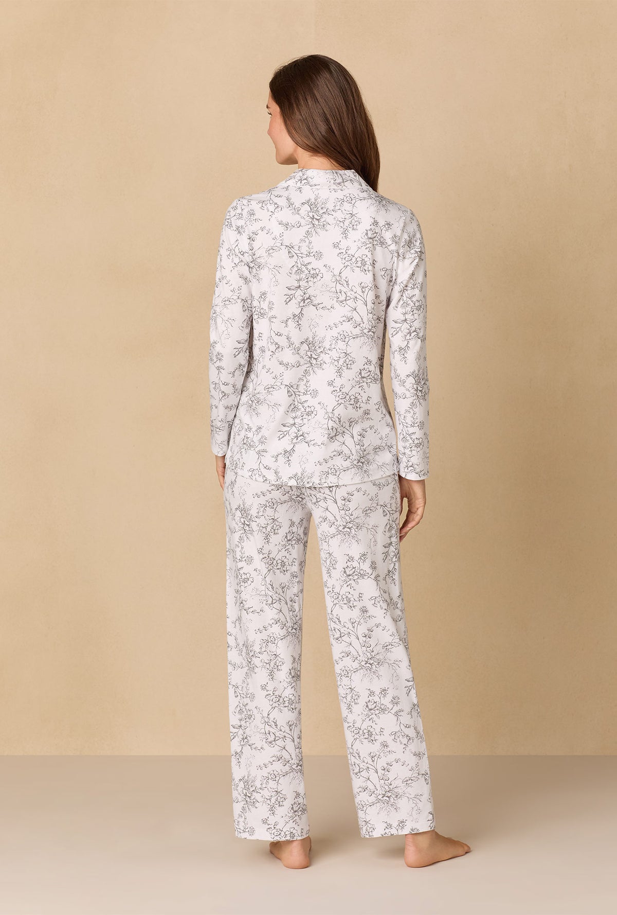 A lady wearing Grey Toile Cotton Long Pajama Set