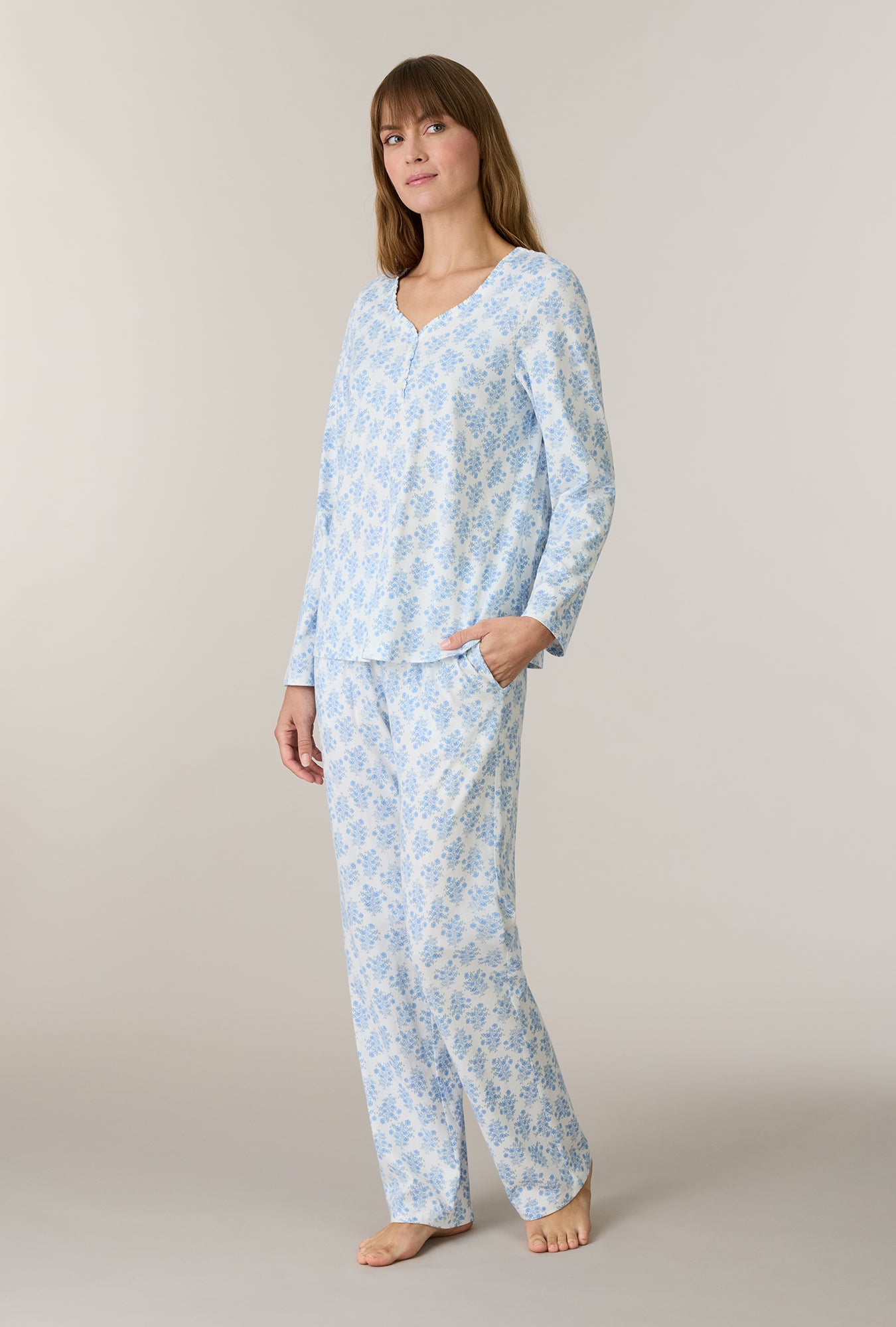 A lady wearing Hertiage Bouquet Cotton Long Pajama Set looking front