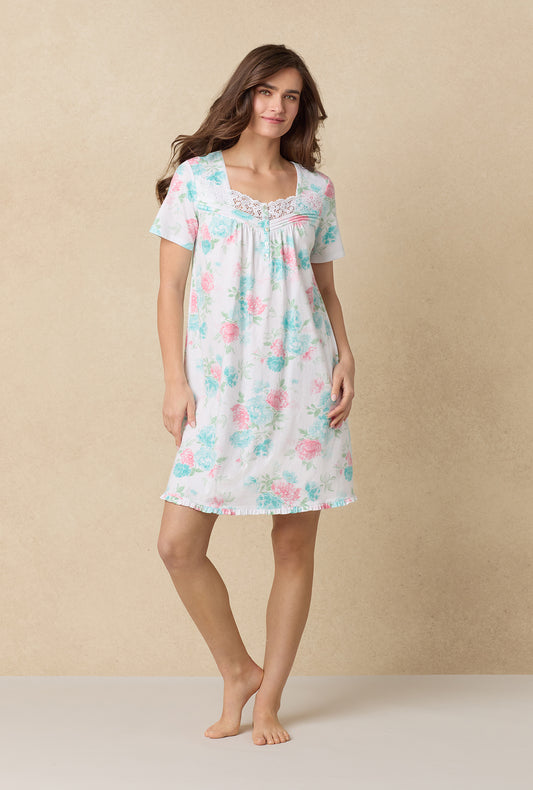 A lady wearing Precious Peony Cotton Short Nightgown