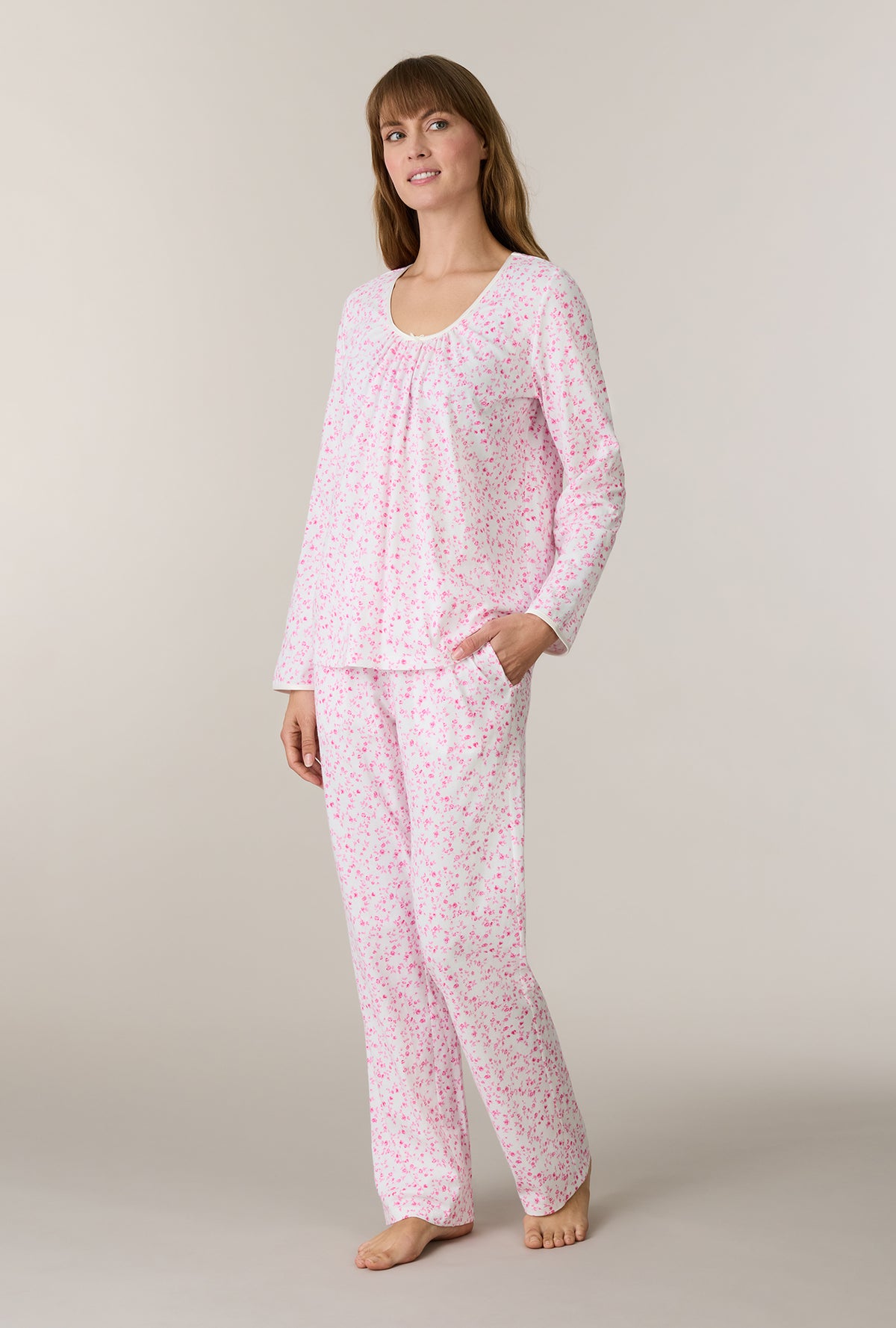 A lady wearing Sweet Rosebuds Cotton Long Pajama Set looking up
